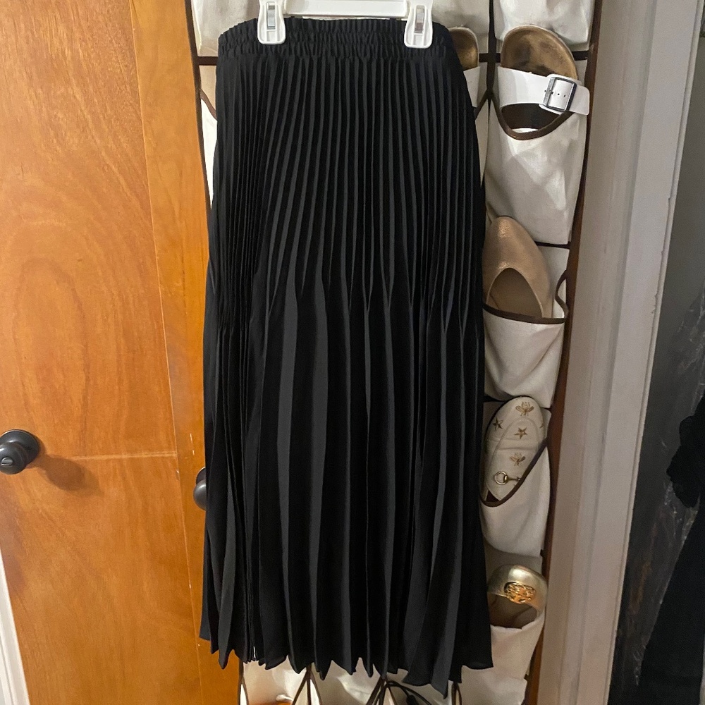 Max Studio Black Pleated Maxi Skirt with Elastic Waist